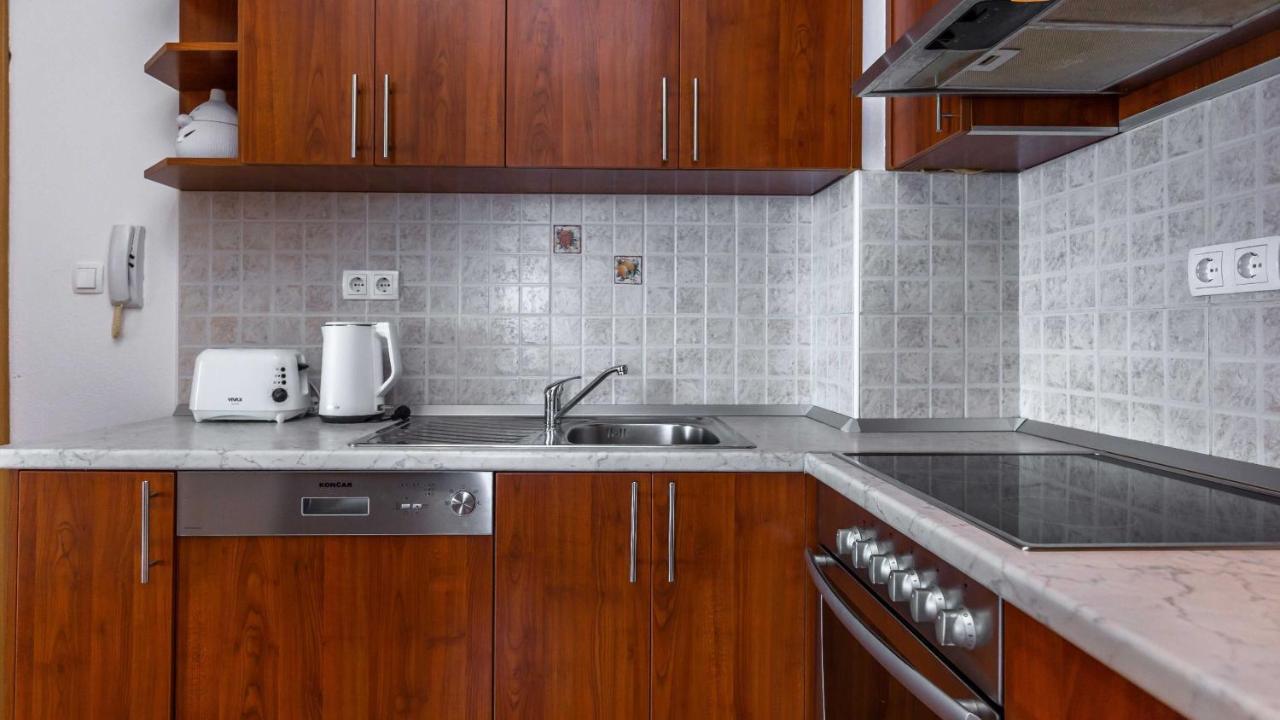 Apartments Lana Макарска Екстериор снимка
